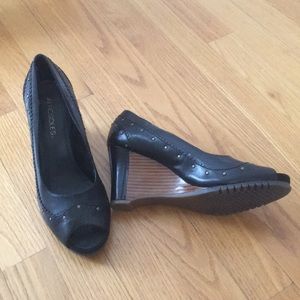 Aerosoles 1.5” Black Leather Wedges